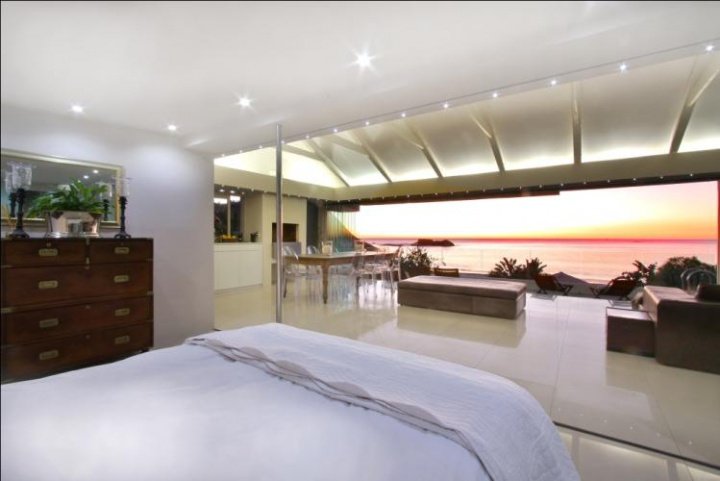 To Let 4 Bedroom Property for Rent in Clifton Western Cape